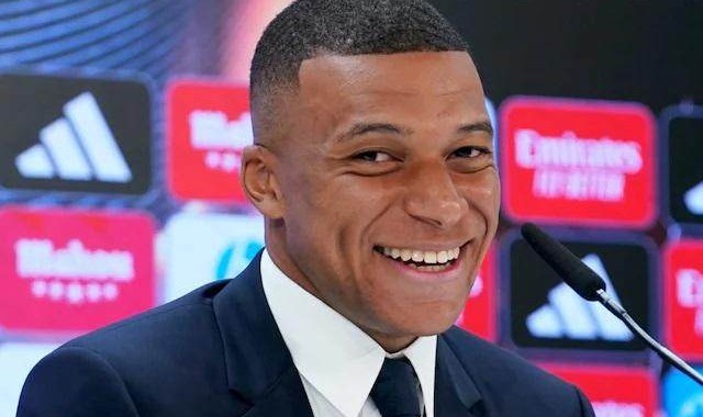 开云体育-买了俱乐部又亲自参与引援 姆总正在过足球经理瘾