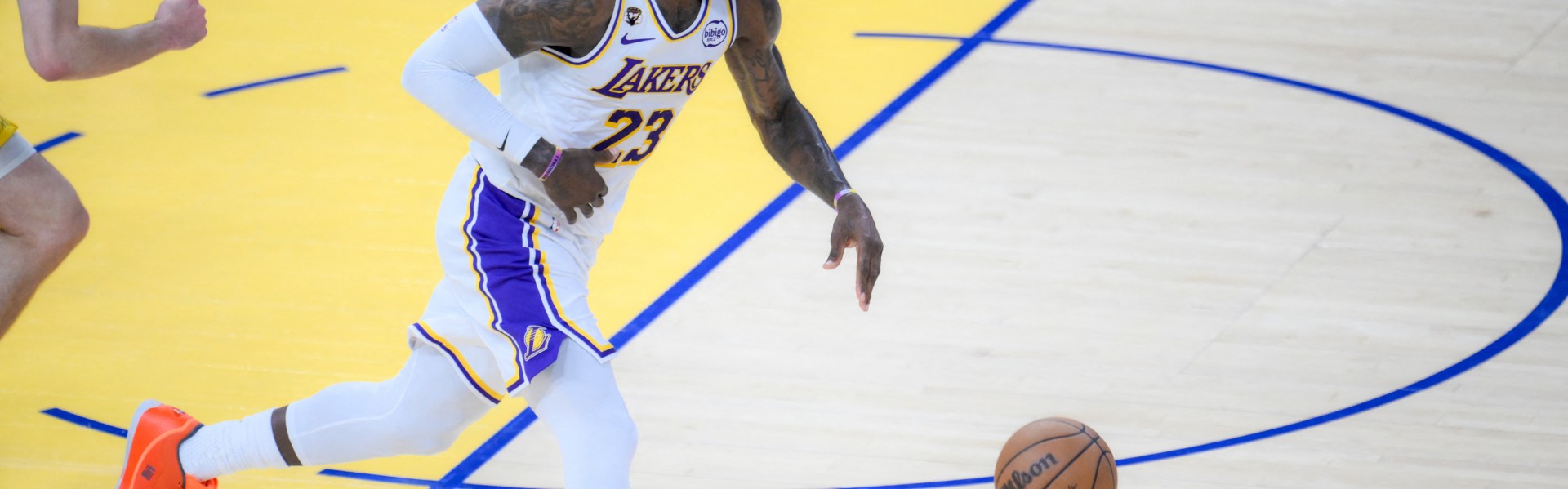 开云体育官网-斯科特说詹姆斯该走？香农·夏普：科比最后几年你咋什么都没说？