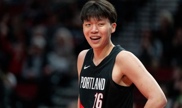 开云体育网址-斯普利特：杨瀚森有很多方面需要提升 但他一直在进步 越来越适应