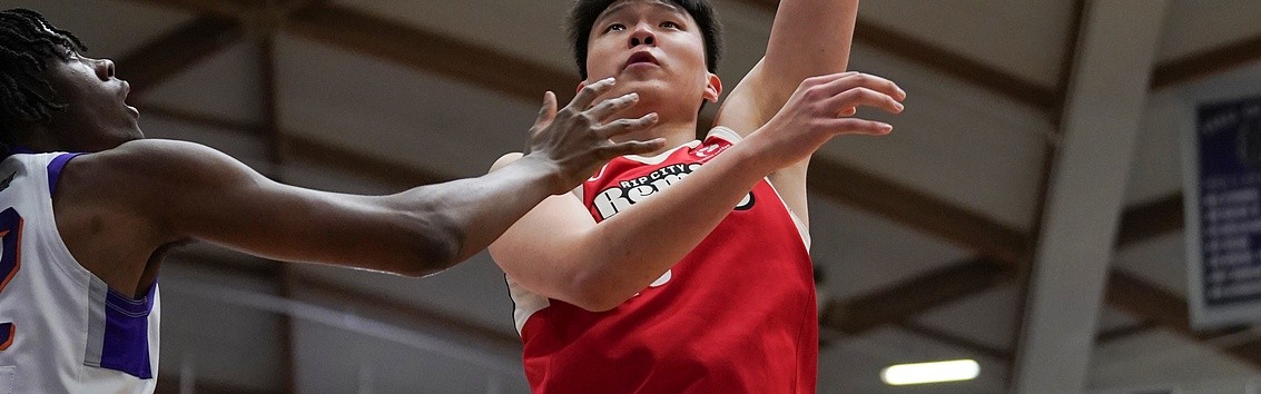 媒体人：杨瀚森进攻高效 但还是暴露出体能和防守问题仍需努力