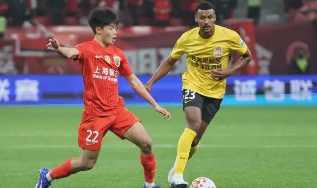 开云体育-中超第二轮，上海海港4:1青岛西海岸