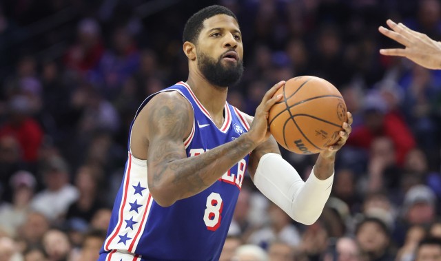 复出后状态依旧！乔治首节9分钟 6中4&amp;三分3中3轰下11分