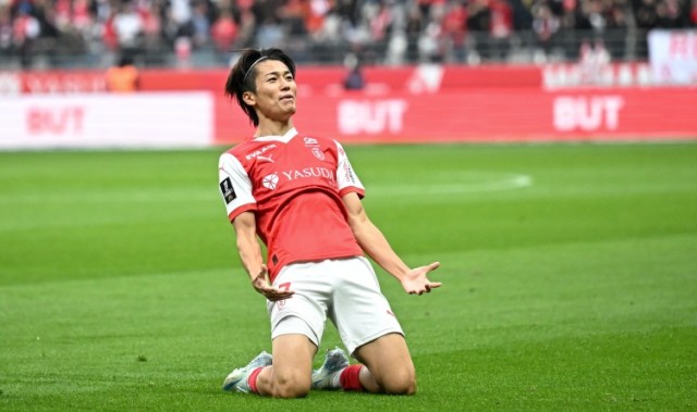 开云体育下载-队报：关窗前黄潜1800万欧+奖金求购中村敬斗，但报价被兰斯无视