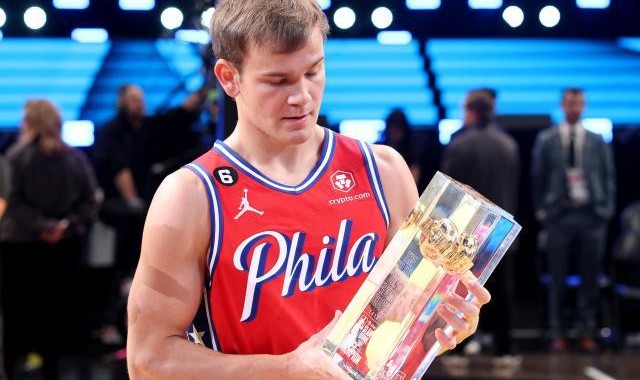 开云体育网址-2年150位队友！麦克朗逆袭当扣篮王却或仍要流浪