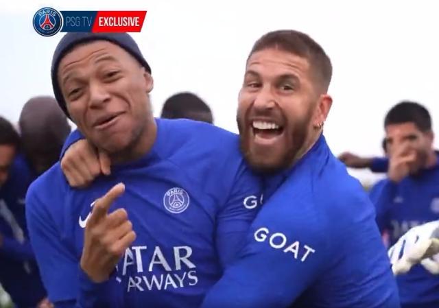 1665923525065035776.jpg c7f215d9ddc525641747ac941fed927.jpg